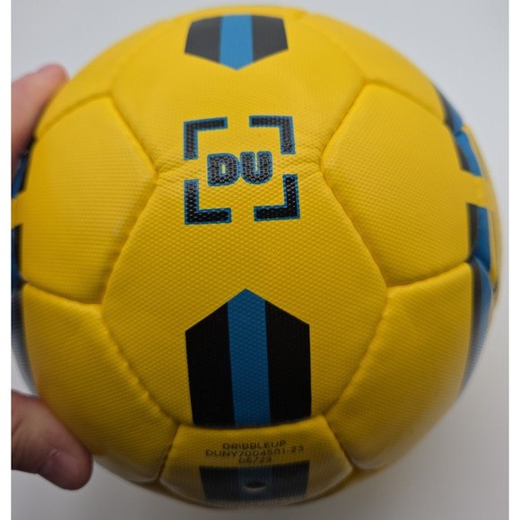 Dribble Up Soccer Ball / Size 4 / Training App Compatible - Picture 4 of 5